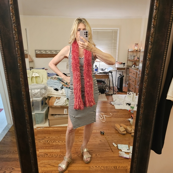 Wear it 7 ways Amazing colorful pink scarf shrug - Picture 5 of 9